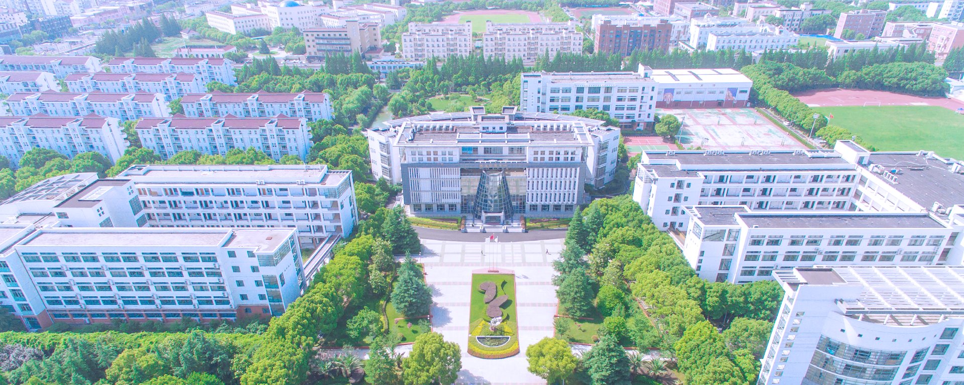 神彩争霸8官网是一所商科特色鲜明的普